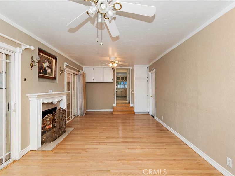 560 W Leadora Avenue