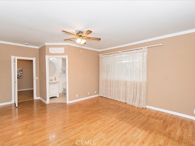 560 W Leadora Avenue