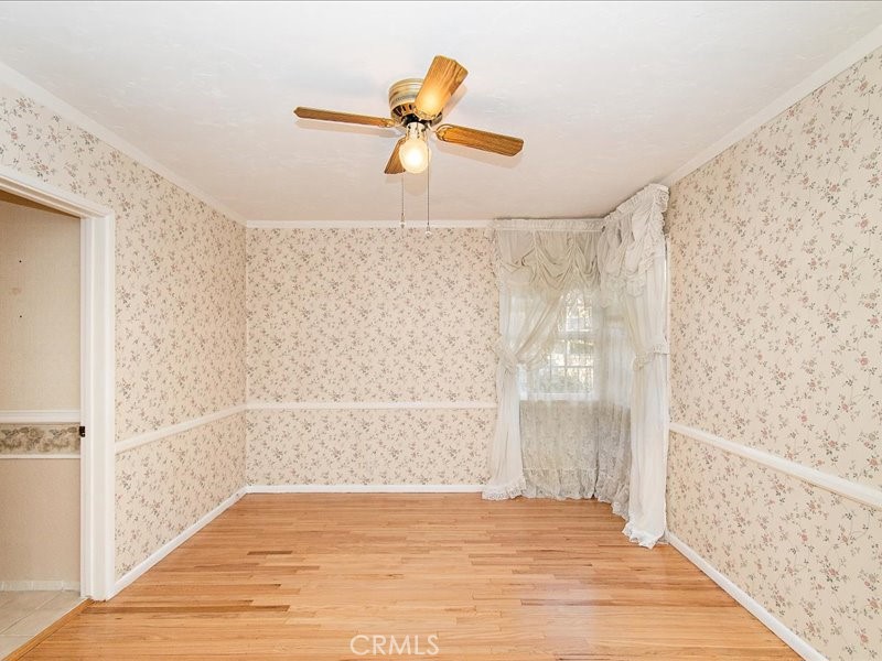 560 W Leadora Avenue