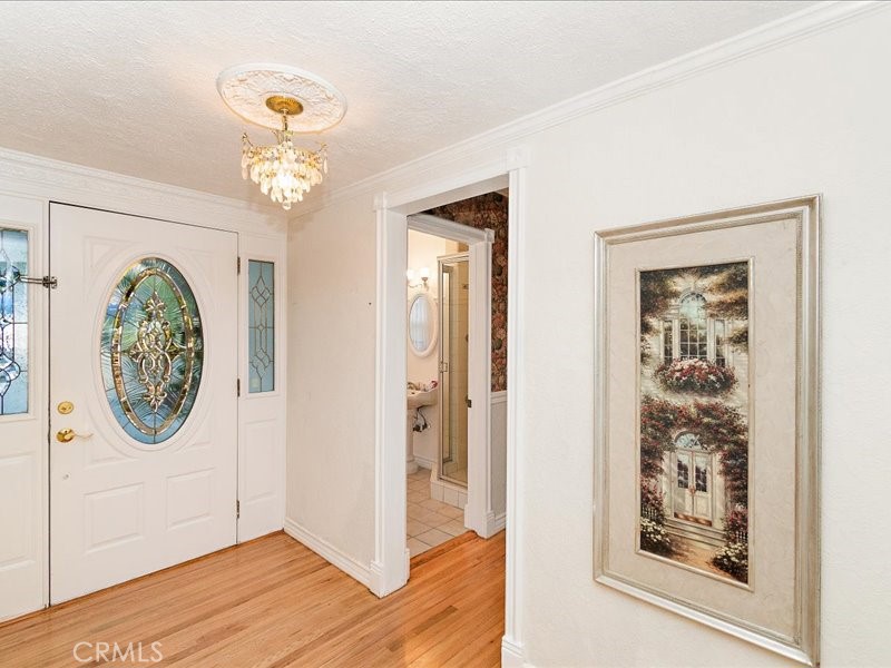 560 W Leadora Avenue