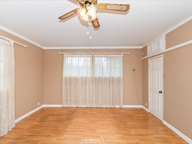 560 W Leadora Avenue