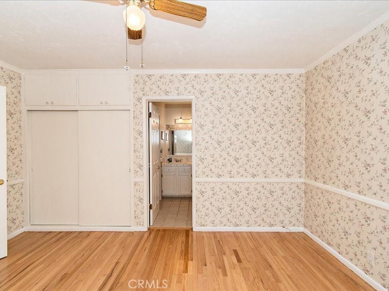 560 W Leadora Avenue