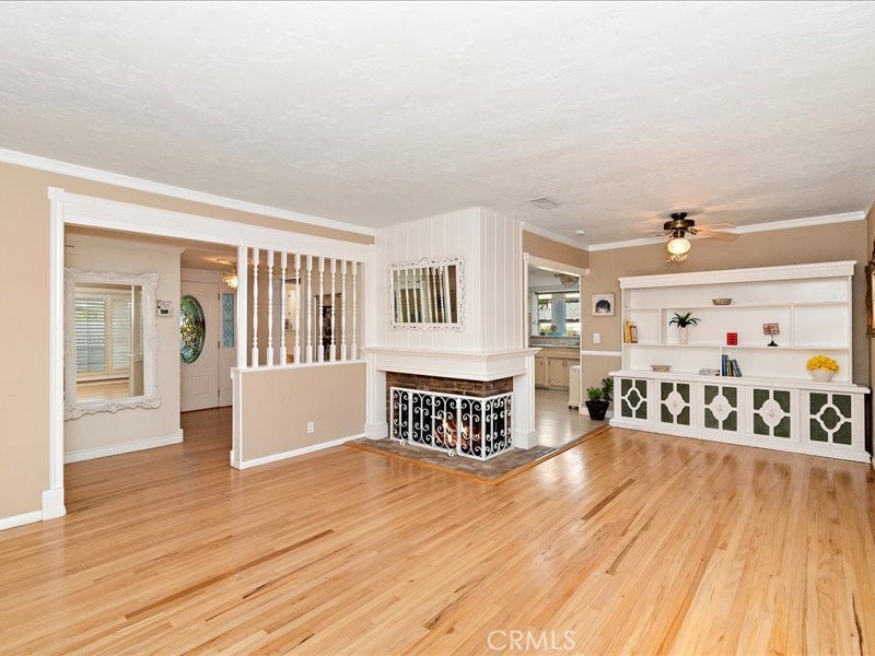 560 W Leadora Avenue