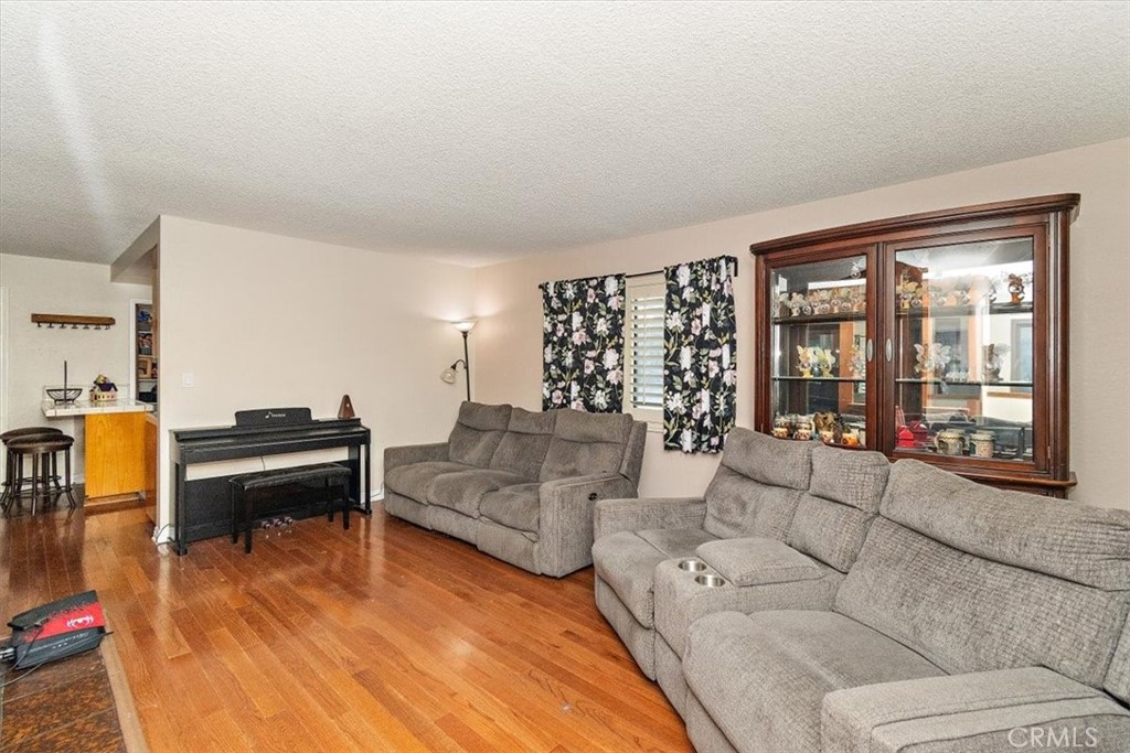 2755 E Van Buren Street