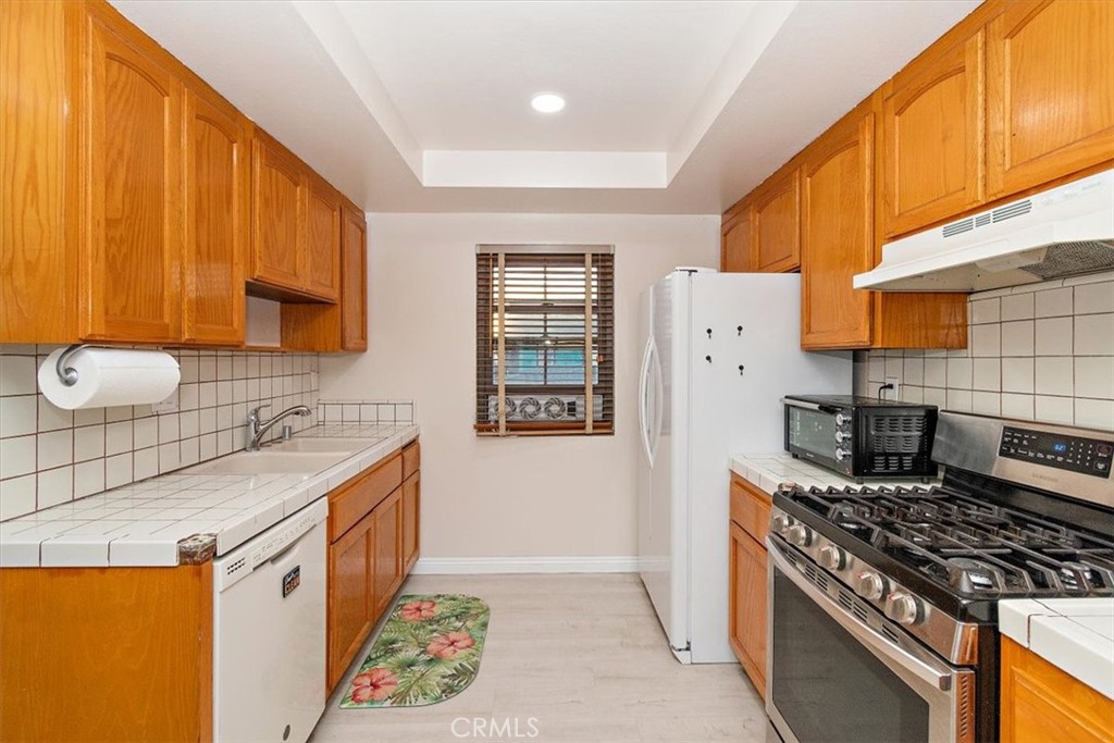 2755 E Van Buren Street