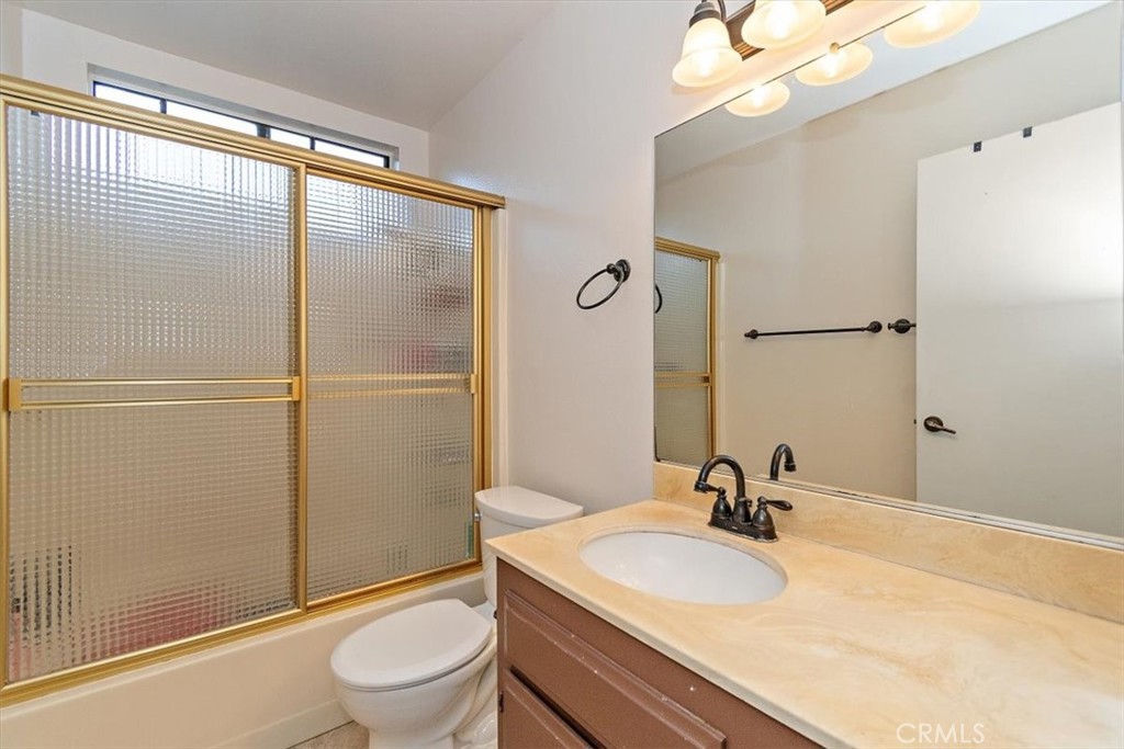 2755 E Van Buren Street