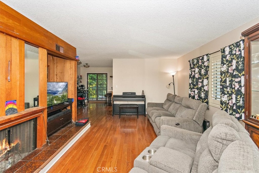 2755 E Van Buren Street