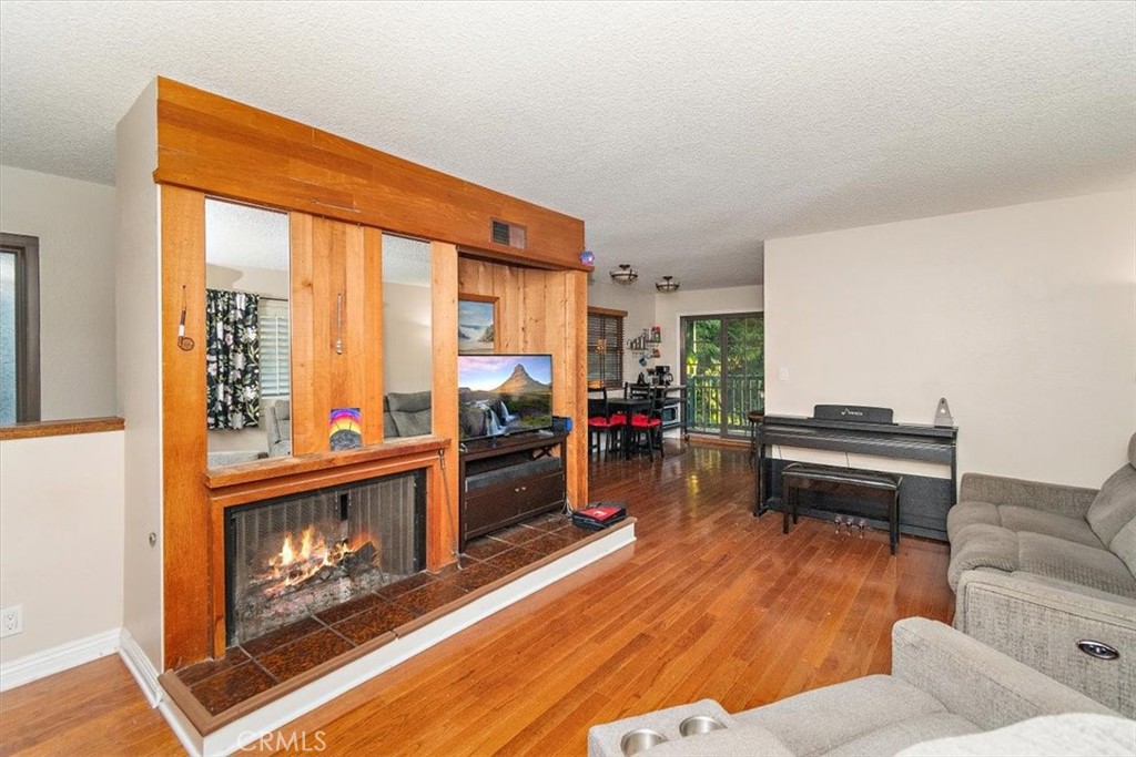 2755 E Van Buren Street