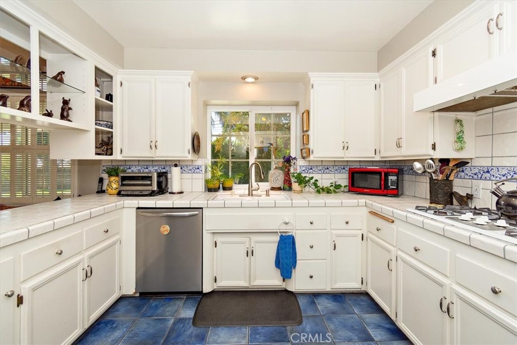 717 Bubbling Well Drive