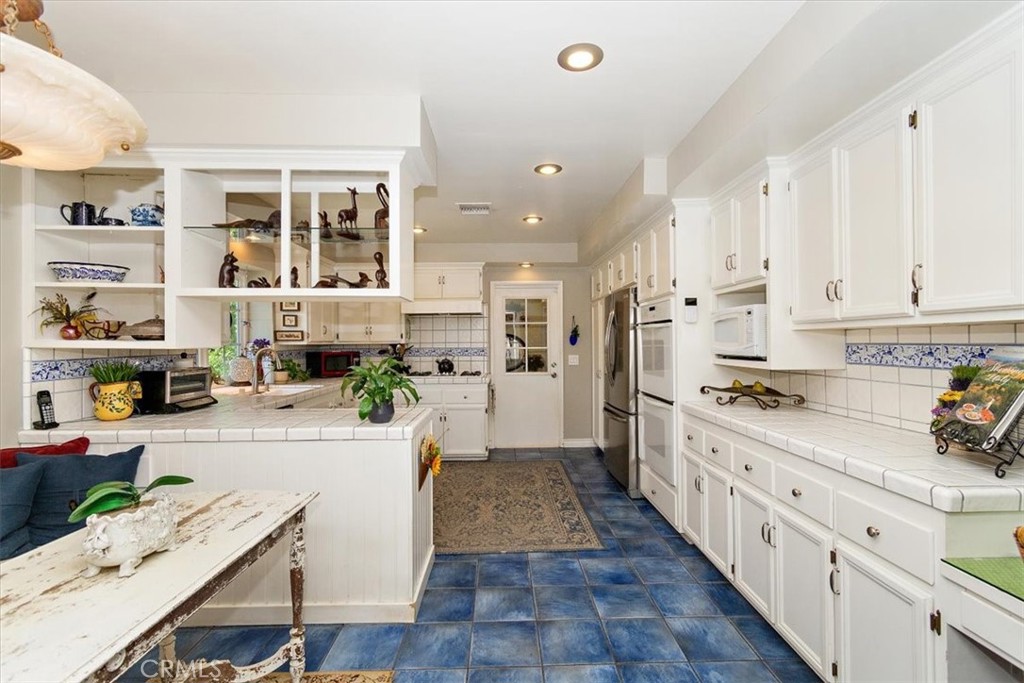 717 Bubbling Well Drive