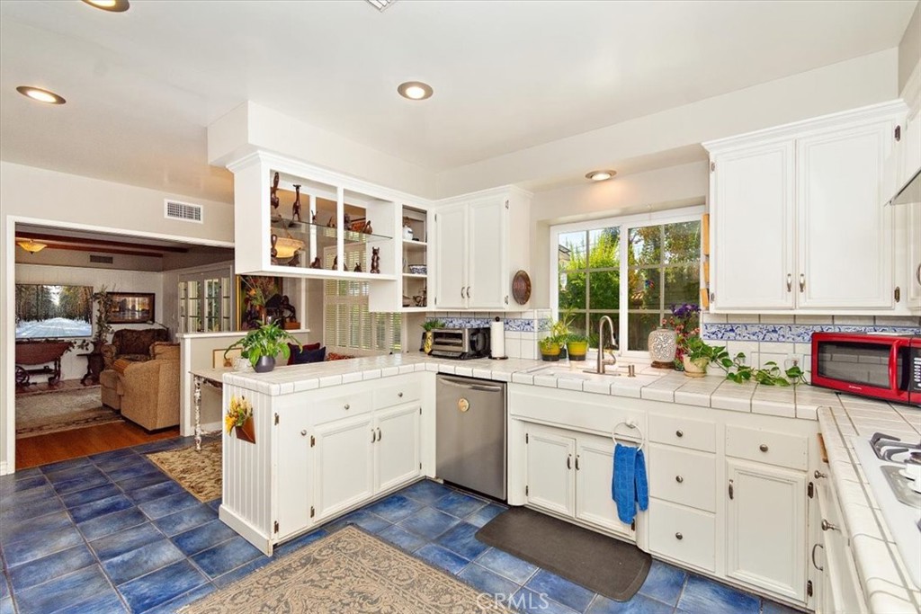 717 Bubbling Well Drive