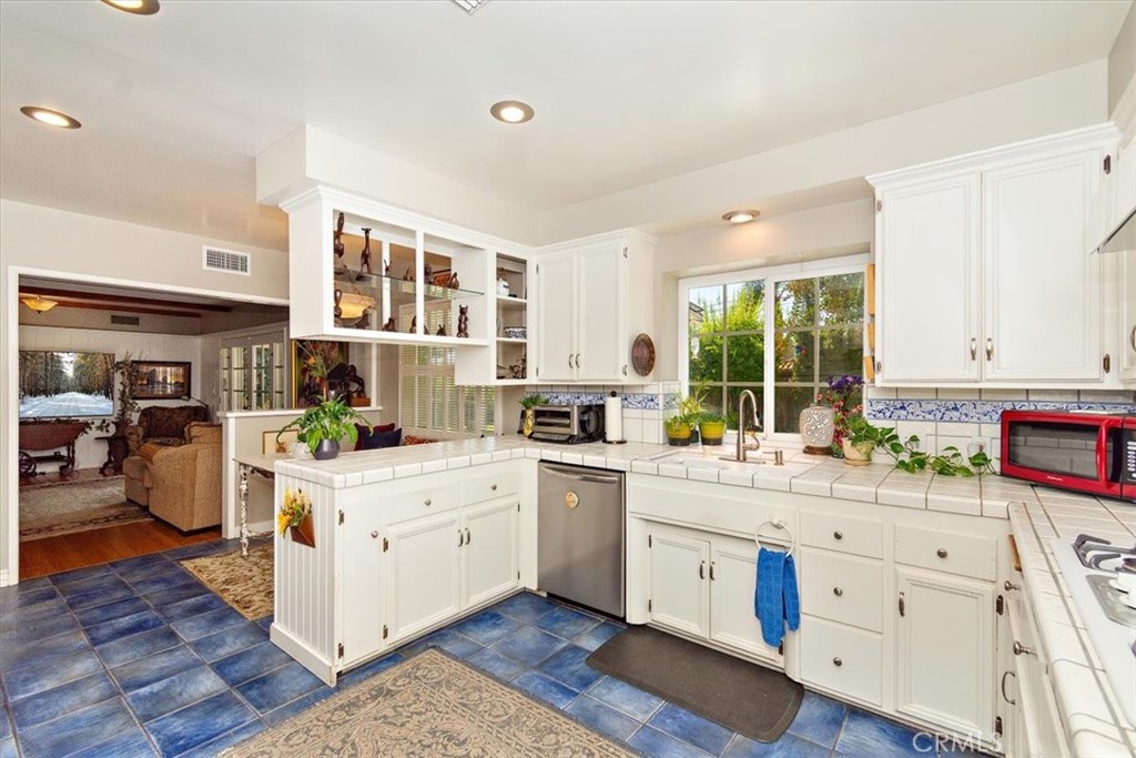 717 Bubbling Well Drive