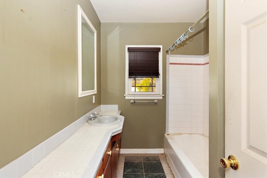 543 E Juanita Avenue