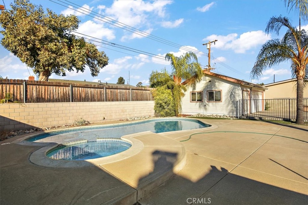 543 E Juanita Avenue