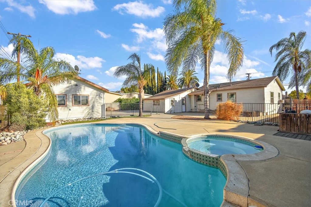 543 E Juanita Avenue