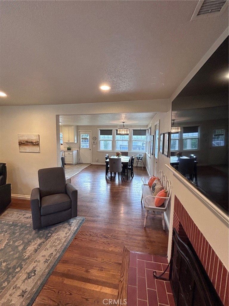 402 E Bennett Avenue A