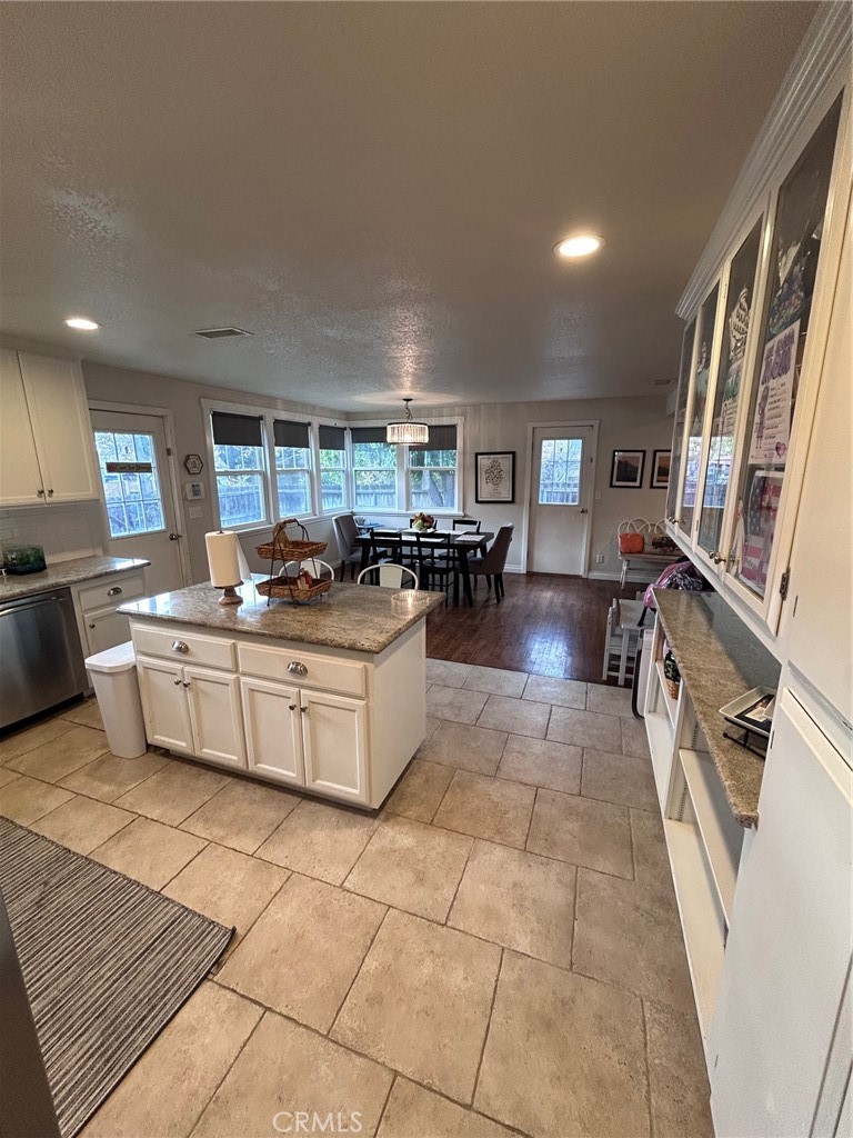 402 E Bennett Avenue A