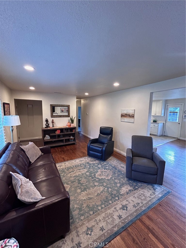 402 E Bennett Avenue A