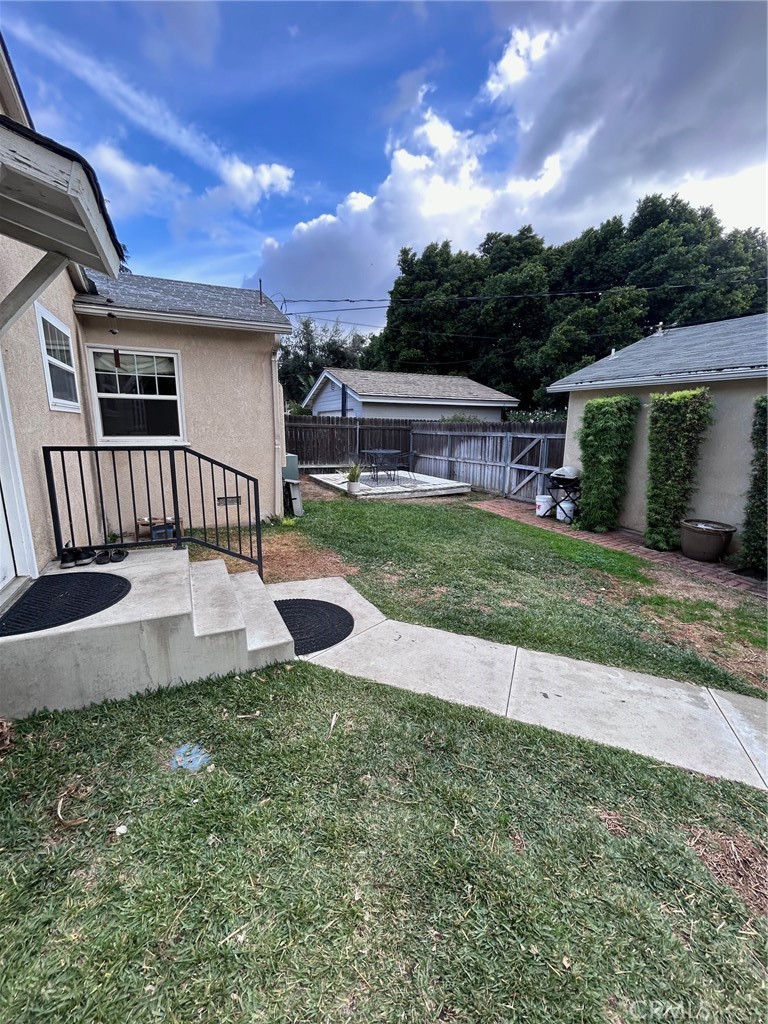 402 E Bennett Avenue A