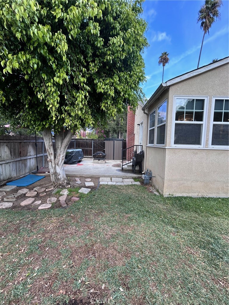 402 E Bennett Avenue A