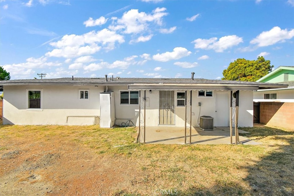 1641 W Mayberry Avenue