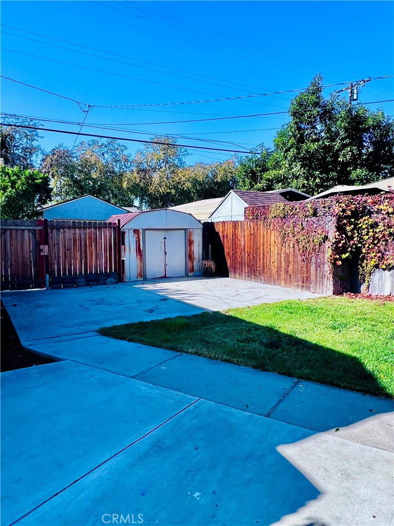 327 S Euclid Avenue B