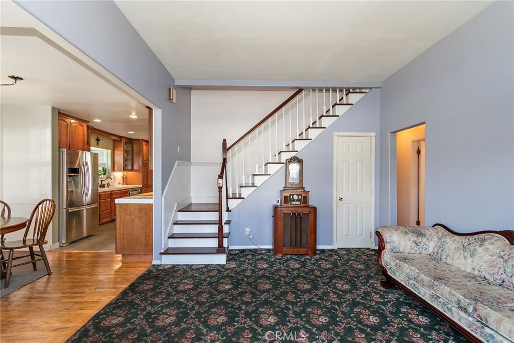 350 E Juanita Avenue