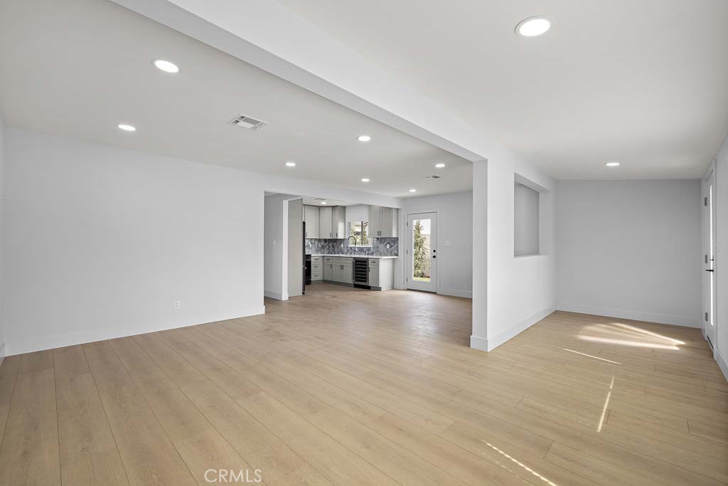 111 W Whitcomb Avenue