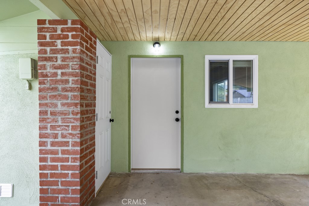 111 W Whitcomb Avenue