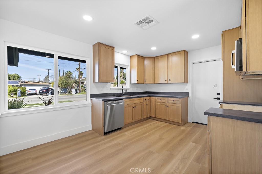 895 N Meridian Avenue