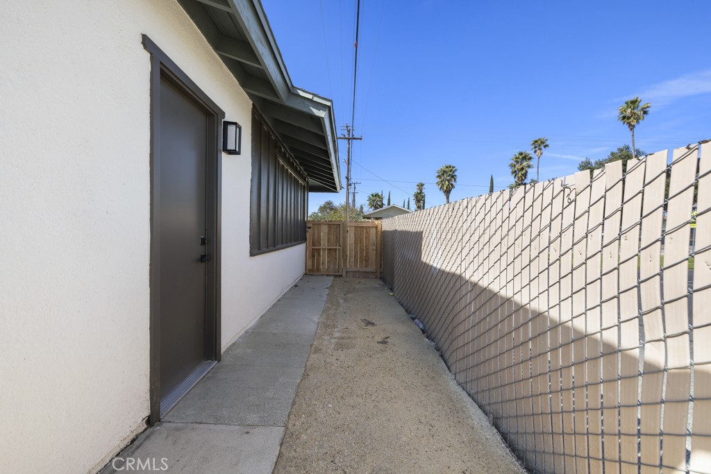 895 N Meridian Avenue