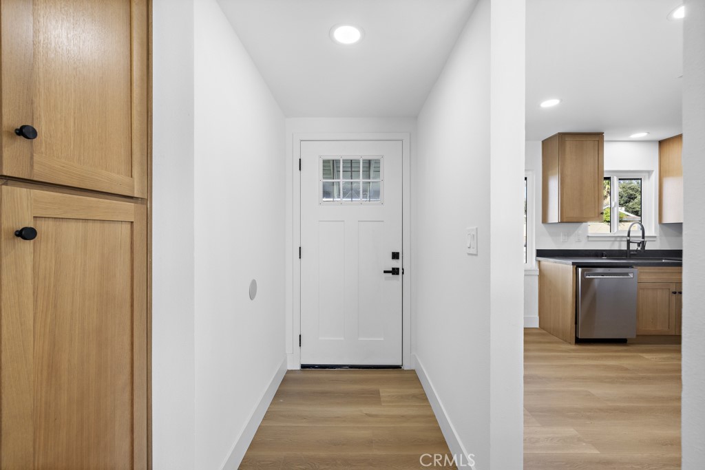 895 N Meridian Avenue