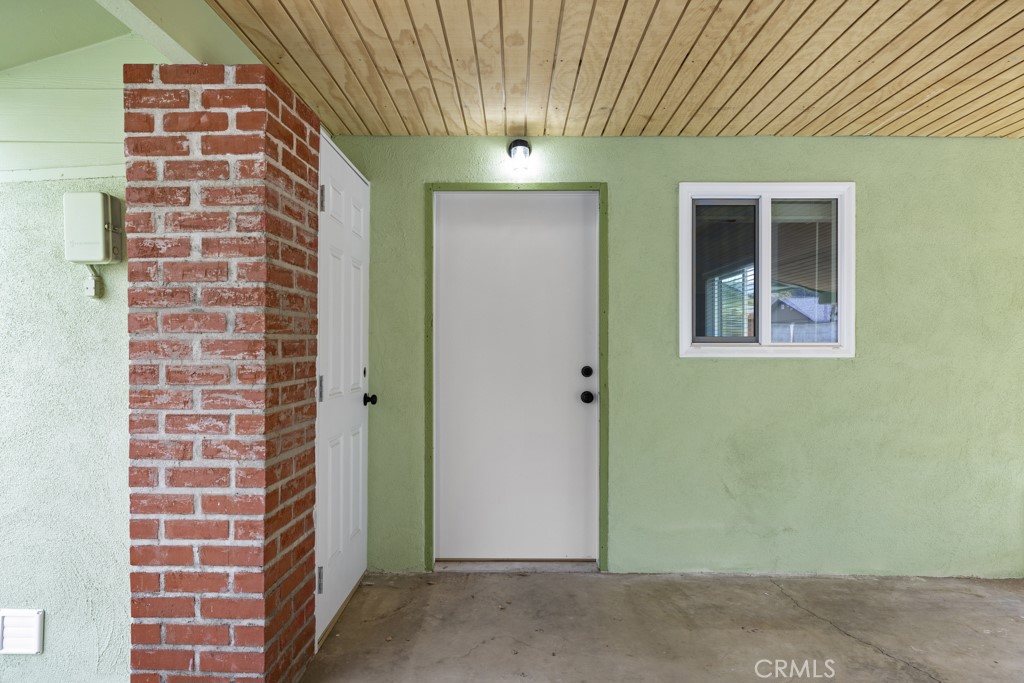 111 W Whitcomb Avenue