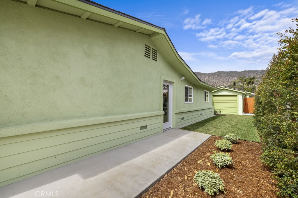 111 W Whitcomb Avenue