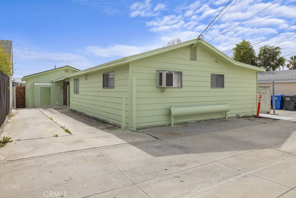 111 W Whitcomb Avenue