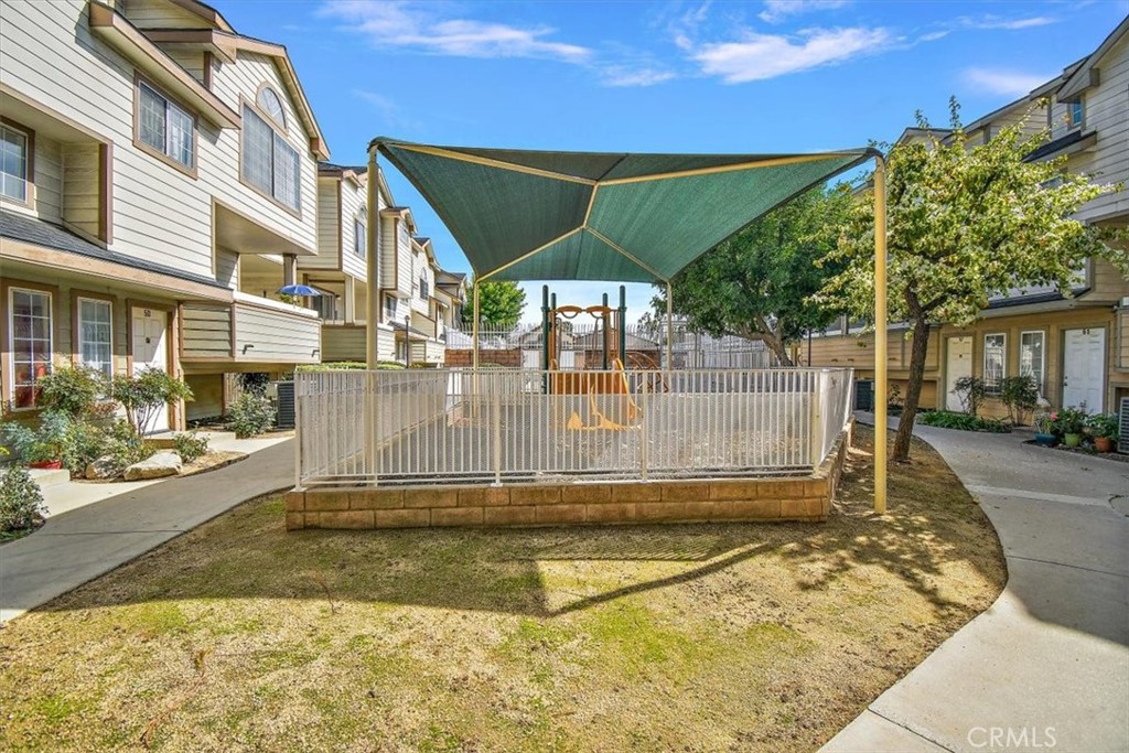 11150 Glenoaks Boulevard 300