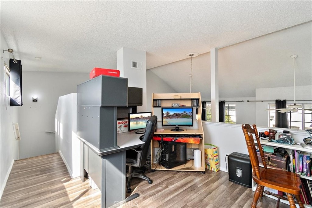 11150 Glenoaks Boulevard 300