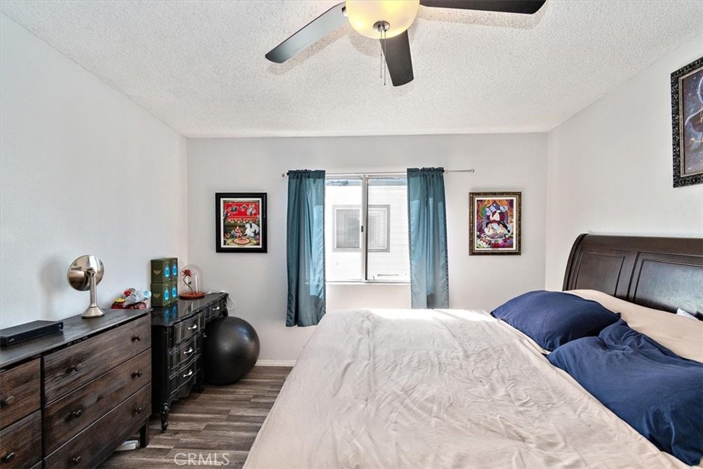 11150 Glenoaks Boulevard 300