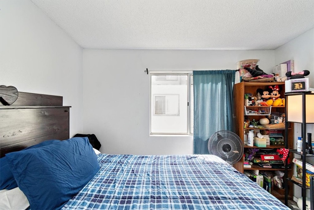 11150 Glenoaks Boulevard 300