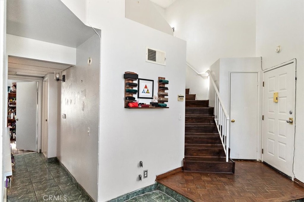 11150 Glenoaks Boulevard 300