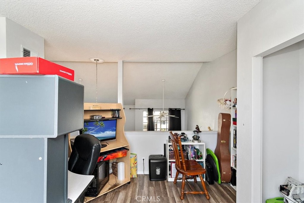 11150 Glenoaks Boulevard 300