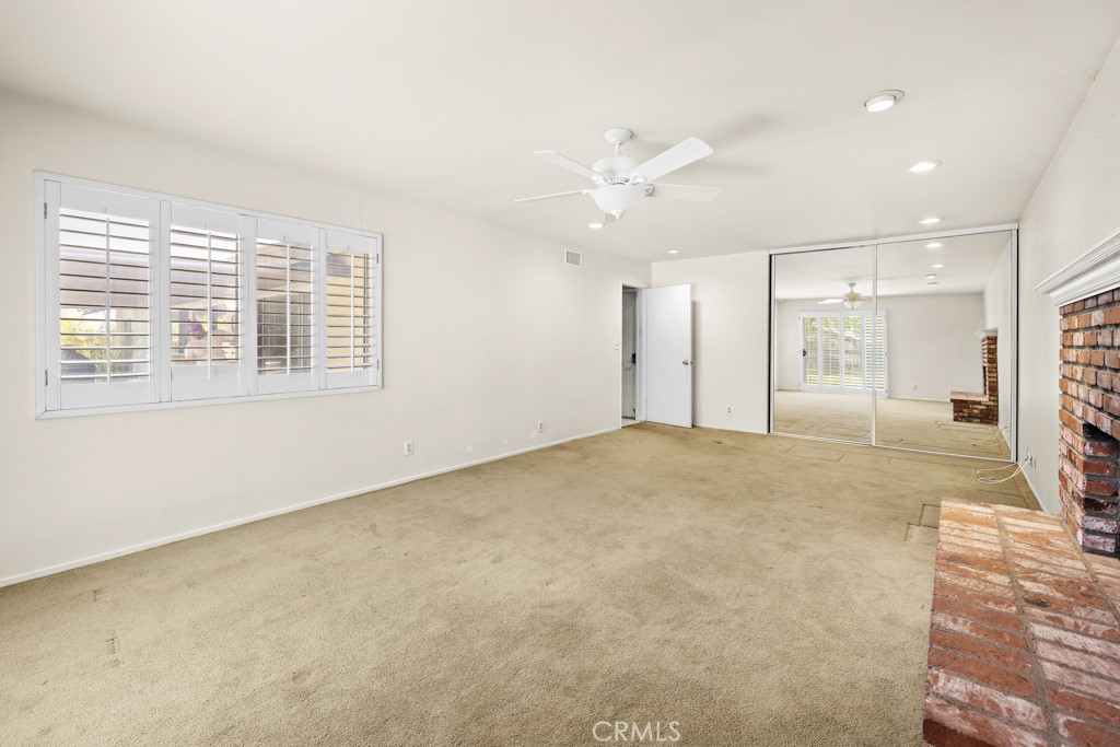 368 N Valley Center Avenue