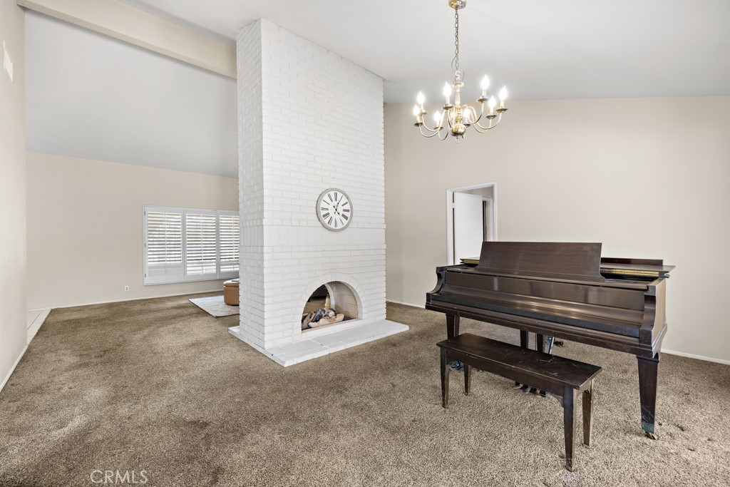 368 N Valley Center Avenue