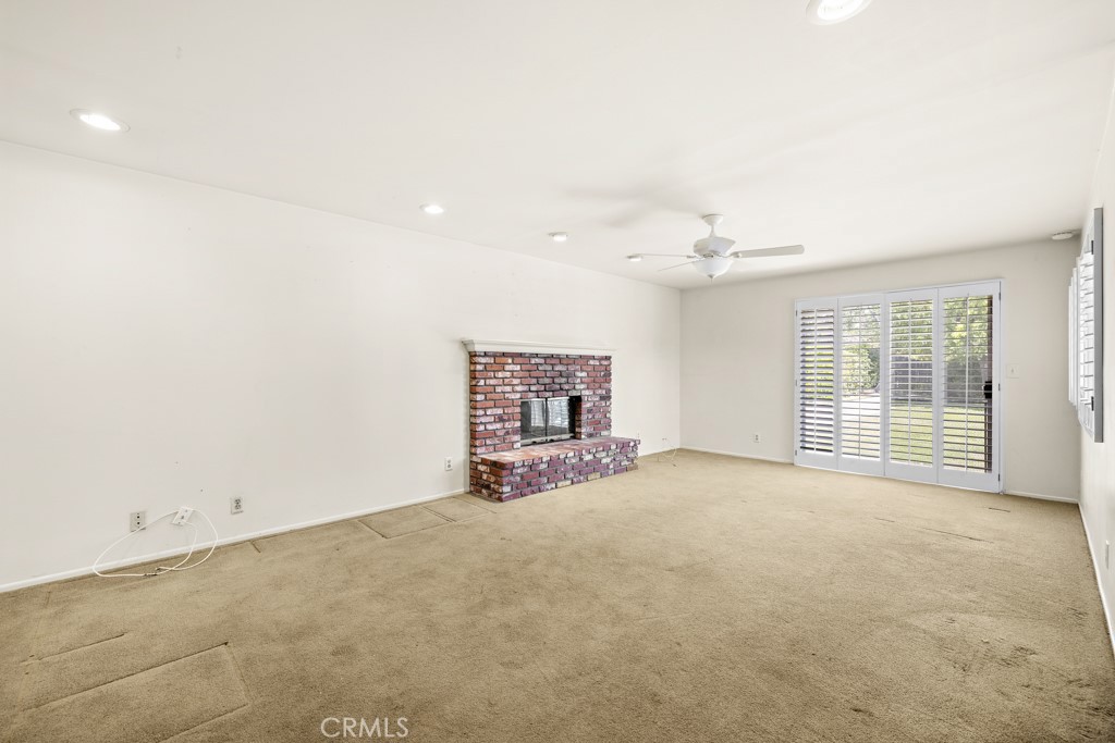 368 N Valley Center Avenue