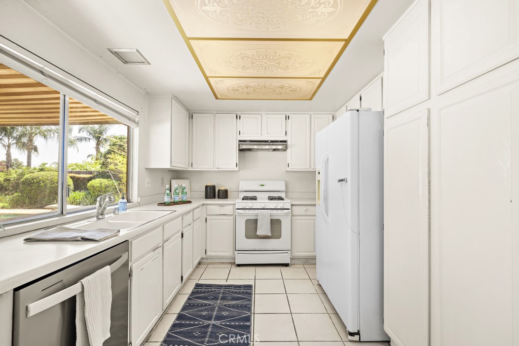 368 N Valley Center Avenue