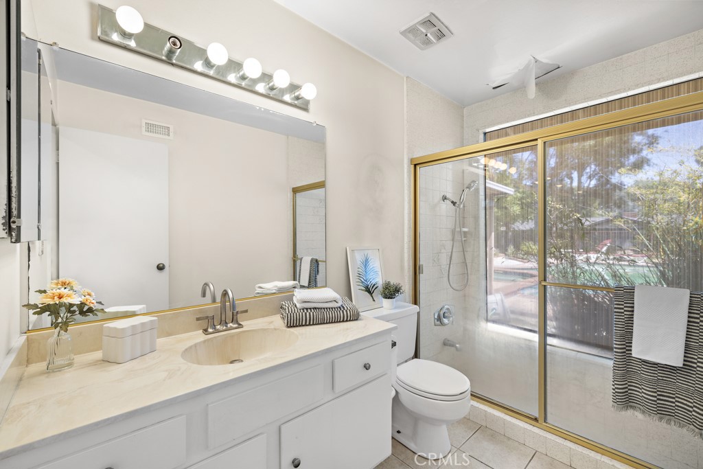 368 N Valley Center Avenue