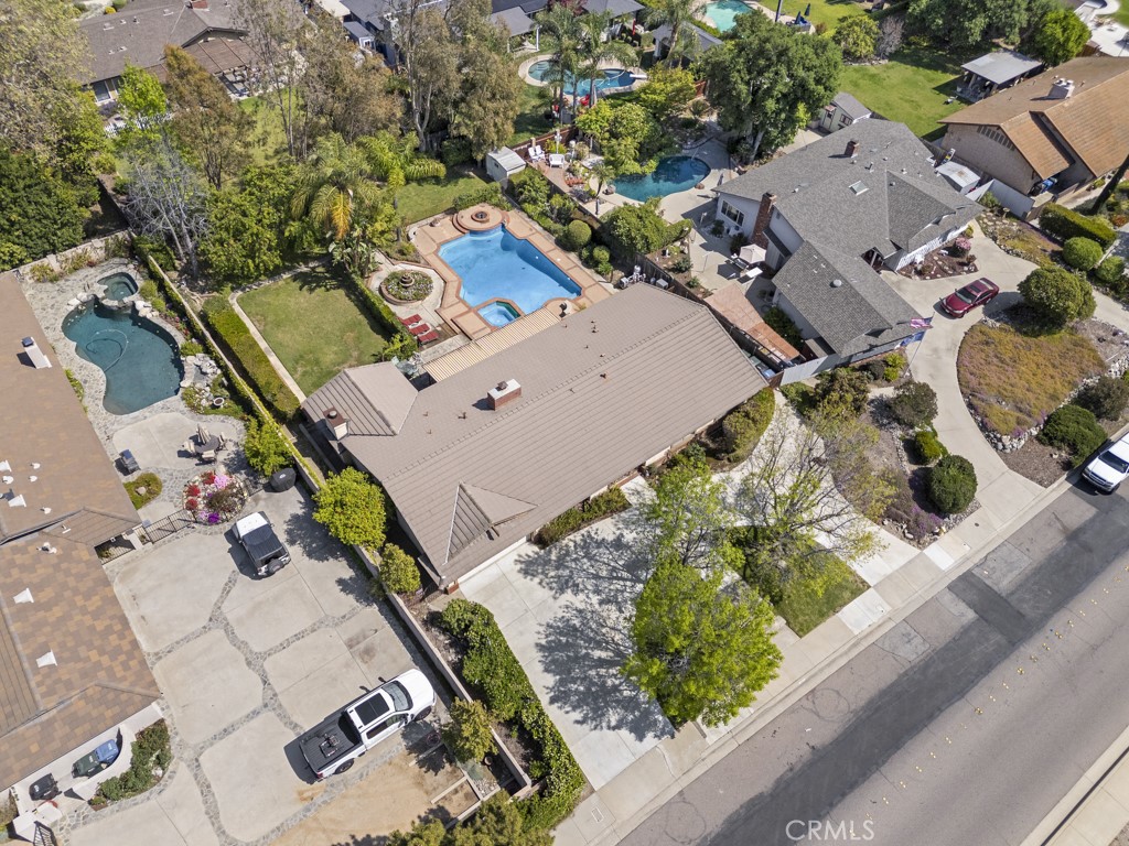 368 N Valley Center Avenue