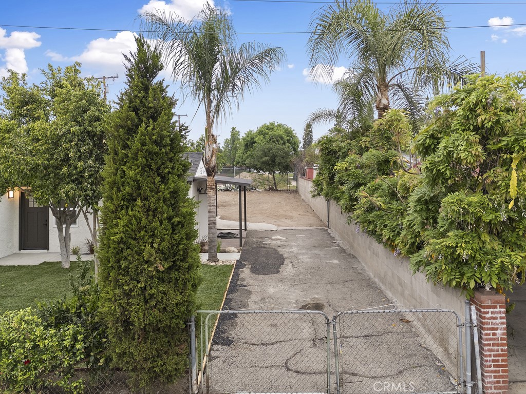 16719 E Renwick Road