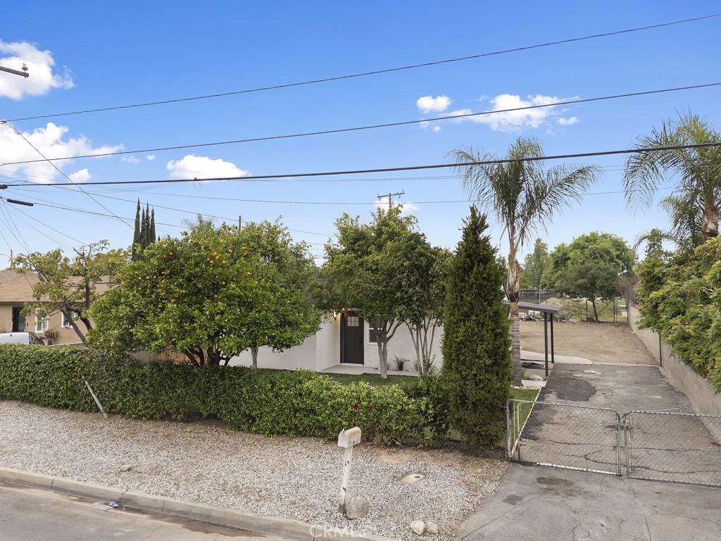 16719 E Renwick Road