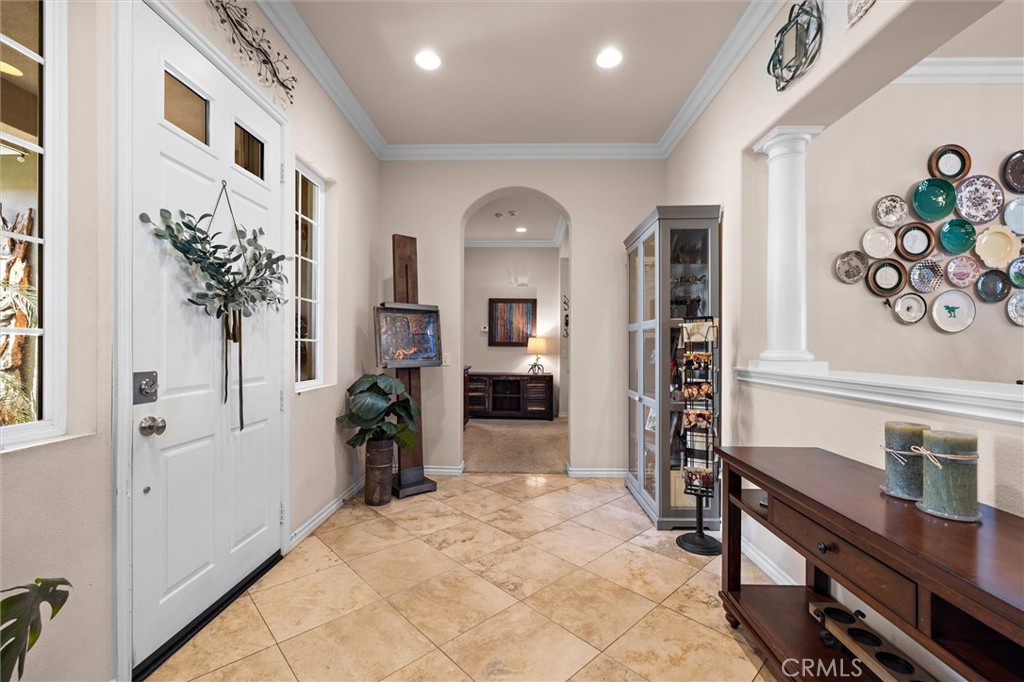 733 E Leadora Avenue